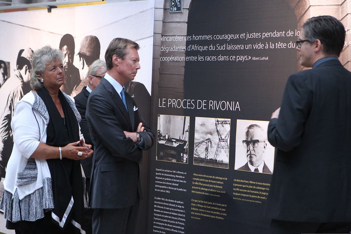 Großherzog Henri besucht Nelson-Mandela-Ausstellung