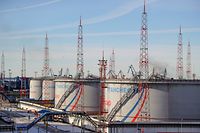 05.03.2022, Russland, Ust-Luga: Tanks von Transneft, einem staatlichen russischen Unternehmen, das die Erdöl-Pipelines des Landes betreibt, im Ölterminal von Ust-Luga. Foto: Igor Grussak/dpa +++ dpa-Bildfunk +++