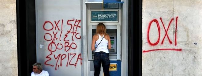 Die Banken sind am Dienstag in Griechenland noch immer geschlossen. Derweil wird auf politischer Ebene weiter nach einer Lösung in der Schuldenkrise des Landes gesucht.