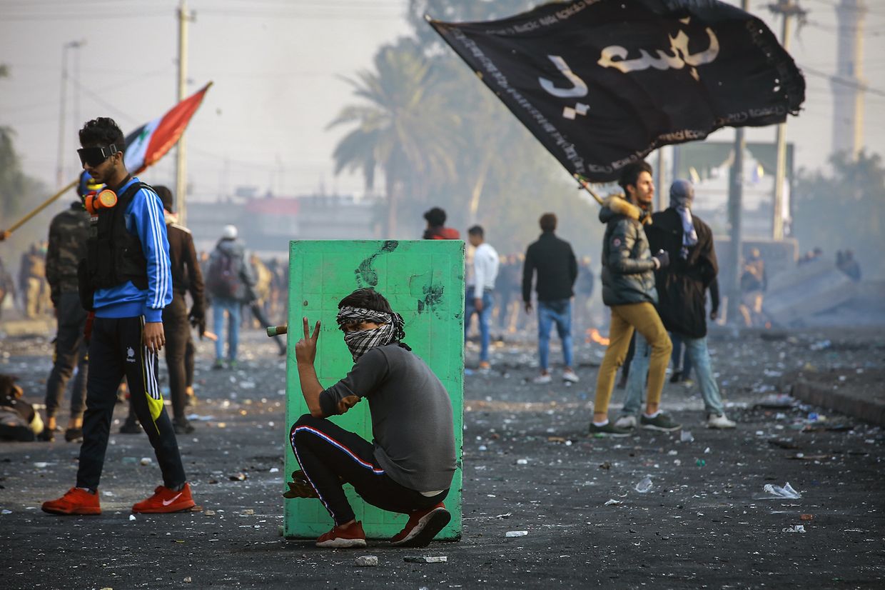 Regierungskritische Demonstranten bei Straßenkämpfen in Baghdad.