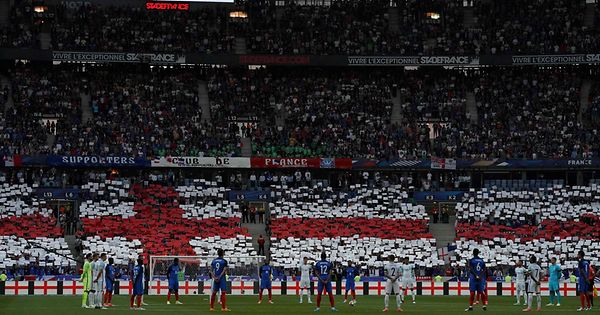 Frankreich Gewinnt 3 2 Gegen England Franzosische Fans Singen God Save The Queen