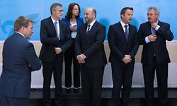 Blau-Rot-Grün im anhaltenden Stimmungstief: Für die demoskopisch gemessene Unzufriedenheit der Bürger mit der Regierung gibt es eine Reihe von Erklärungen.