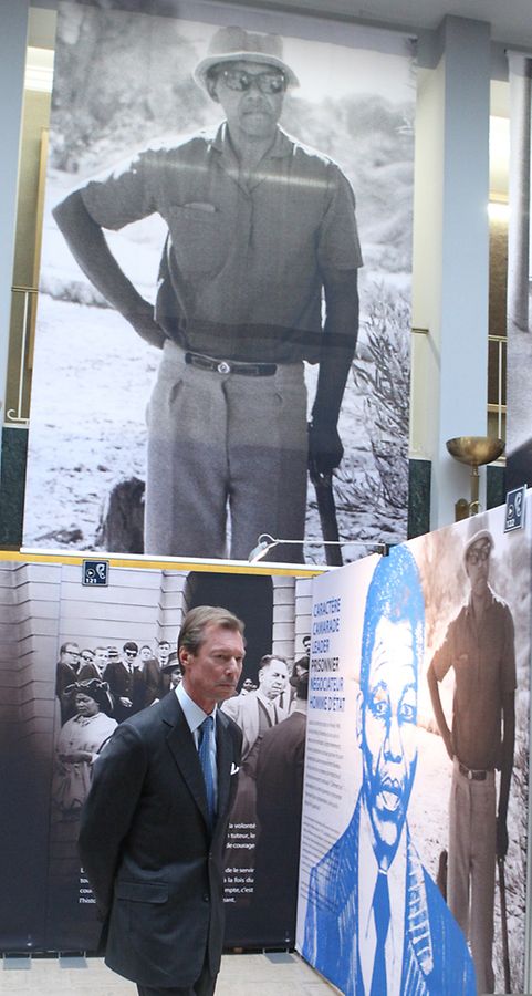 Großherzog Henri besucht Nelson-Mandela-Ausstellung