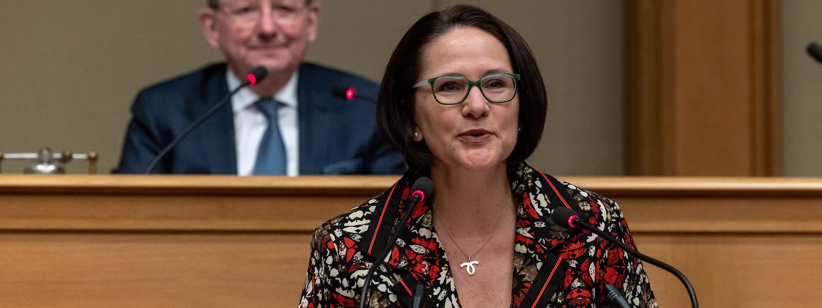 Finanzministerin Yuriko Backes (DP) will die Bürgerinnen und Bürger anhand von Steuerkrediten entlasten. Der finanzielle Spielraum sei laut der Ministerin nun gegeben. 