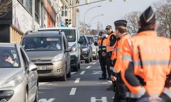 Lok ,Route Esch , Salzhaff , Hollerich  , Polizeikontrollen wegen Bewegungseinschränkungen aufgrund der Sars-CoV-2 Epidemie , Covid-19 , Coronaepidemie , Etat de Krise , Foto:Guy Jallay/Luxemburger Wort