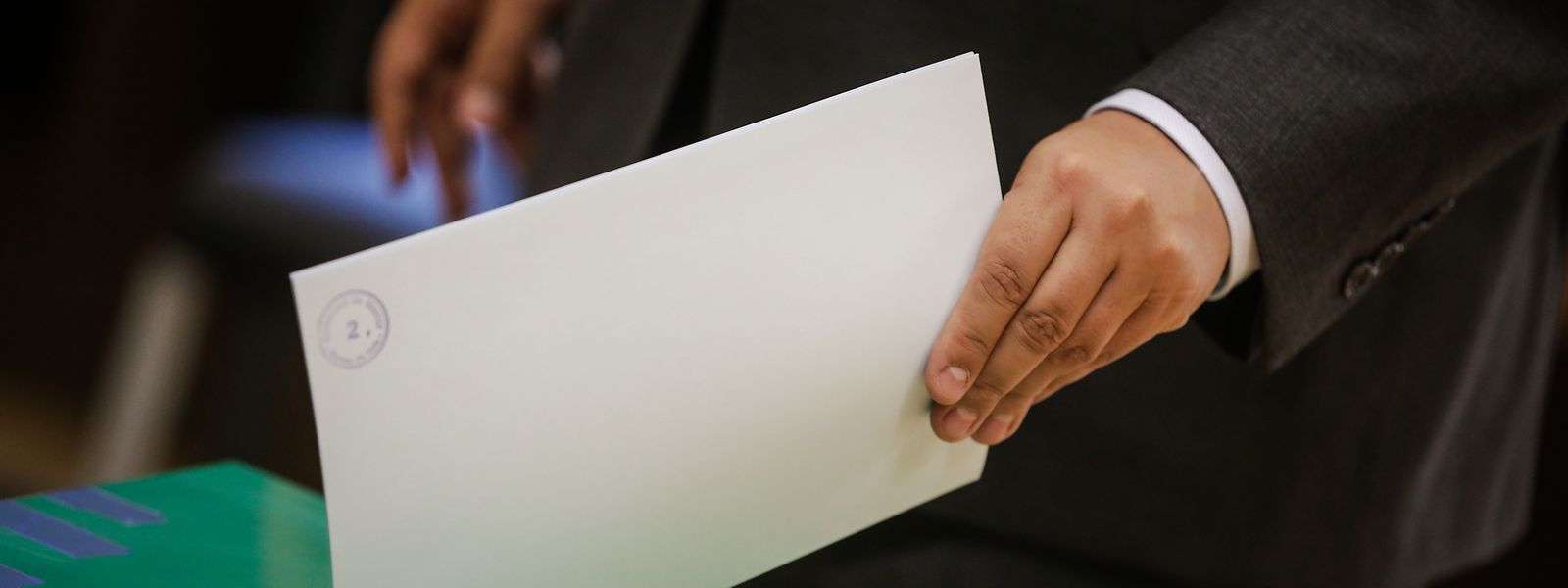 Bei den Doppelmandaten herrscht bei den Parteien weitestgehend Konsens. Bei den Wahlbezirken gehen die Meinungen auseinander. 