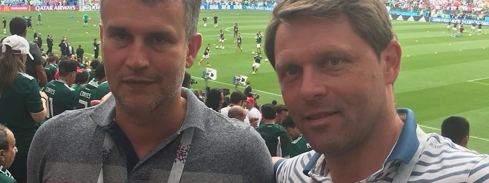 Luc Holtz (r.) und FLF-Physistrainer Claude Origer im Moskauer Luzhniki-Stadion.