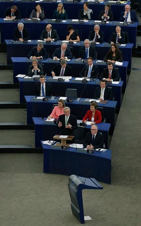 Jean-Claude Juncker, the incoming president of the European Commission, delivers his speech as he attends the presentation of the college of Commissioners and their program during a plenary session at the European Parliament in Strasbourg, October 22, 2014. REUTERS/Christian Hartmann (FRANCE - Tags: POLITICS)