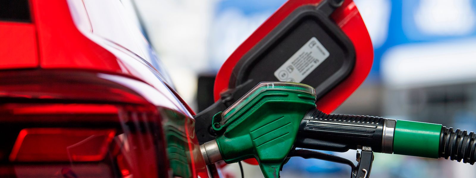  Diesel, Benzin und Heizöl werden am Samstag billiger.