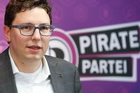 Sven Clement, Vorsitzender der Piraten, bestätigte, dass die Piraten im Oktober die Wahlen zusammen mit der PID bestreiten.