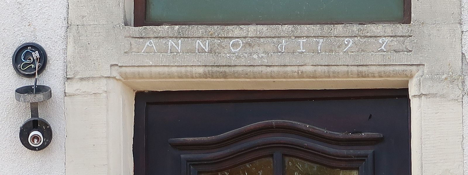 Während die Juristen noch streiten, siechen die Häuser um Knapp in Heinerscheid ohne Zukunftsplan weiter vor sich hin.