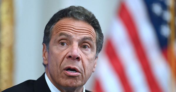New Yorks Gouverneur Cuomo verliert Rückhalt seiner Partei - Vimarsana News