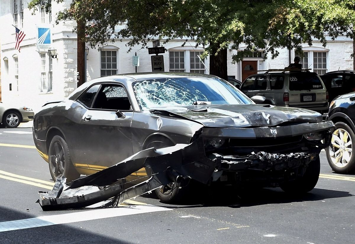 Mit diesem Auto rammte ein junger Fanatiker die Menschenmenge, in dem eine Frau dabei ums Leben kam. 
