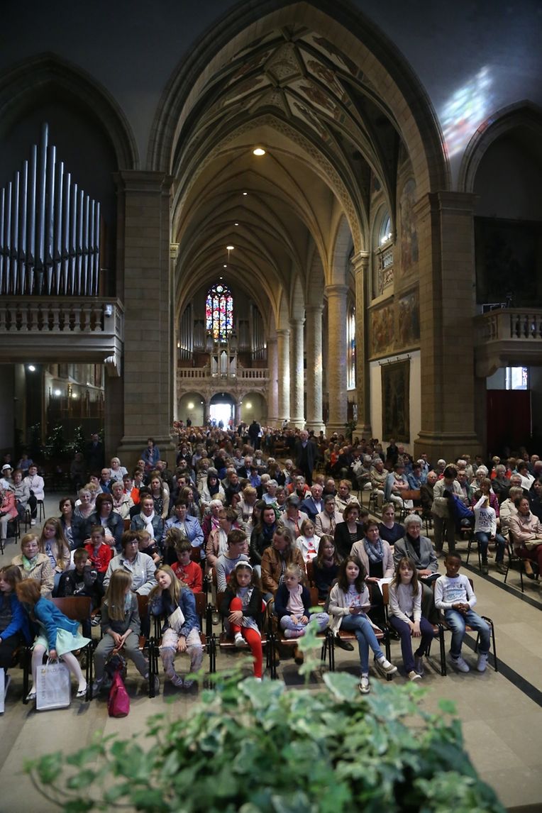 Messe für die neuen Pfarreien: “ Atertdall Sainte-Claire “ (Ospern) & “ Rammerech Saint-Valentin “ (Rambrouch).