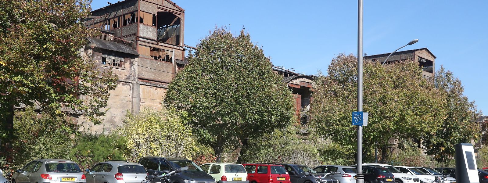 Les bâtiments industriels qui hérissent la frontière française à Esch disparaîtront au profit d'un tout nouveau quartier.