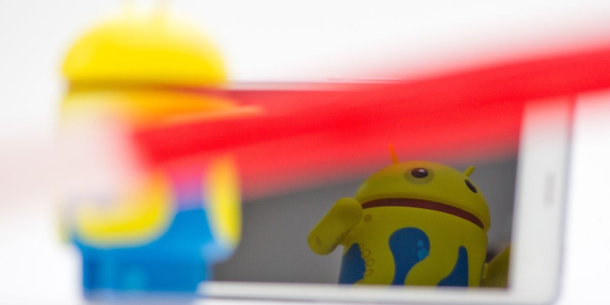 Wer sein Android-Smartphone liebt, installiert besser nur Apps aus den offiziellen App Stores.