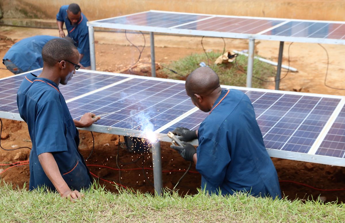 Les "Médecins Sans Vacances" de la Fondation Jos & Mimieke ont permis d'installer des panneaux solaires au Congo