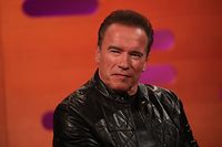 ARCHIV - 17.10.2019, England, London: Der Schauspieler Arnold Schwarzenegger ist zu Gast in der Graham Norton Show. Mit Sport beugt Arnold Schwarzenegger dem Corona-Koller vor. «Bleibt zuhause, bleibt fit», schärft der Ex-Terminator seinen Fans ein. (zu dpa "Handstand, Händewaschen, Vorlesen - Was Promis zuhause anstellen") Foto: Isabel Infantes/PA Wire/dpa +++ dpa-Bildfunk +++