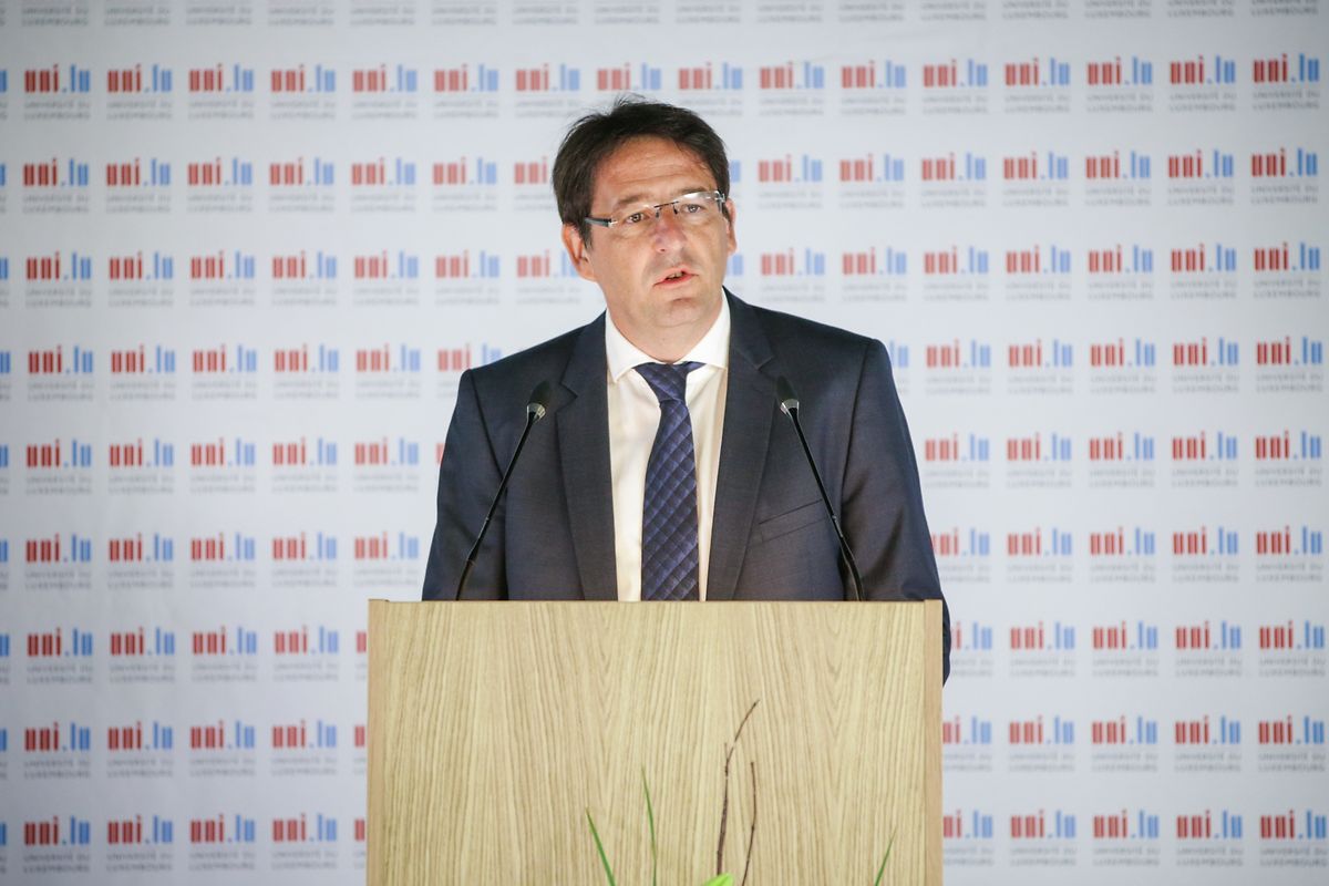 Mario Grotz, Chargé de la Direction générale Recherche, propriété intellectuelle et nouvelles technologies im Wirtschaftsministerium, informiert über Space resources.