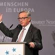 In Bayern forderte Juncker, die EU-Außengrenzen besser zu kontrollieren.