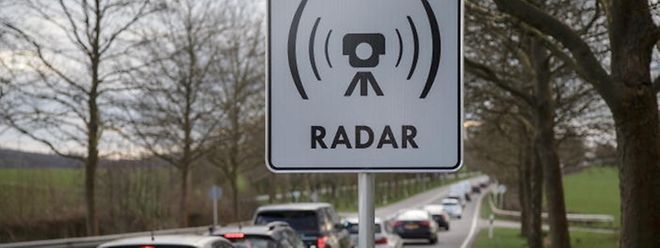 Die Radarüberwachung hat viele Fahrer verunsichert. Um nicht in die Radarfalle zu tappen, konzentrieren sie sich mehr auf den Geschwindigkeitsmesser als auf die Straße.