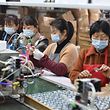 Langkah-langkah anti-coronavirus China yang ketat telah menyebabkan jatuhnya produksi dan konsumsi industri.