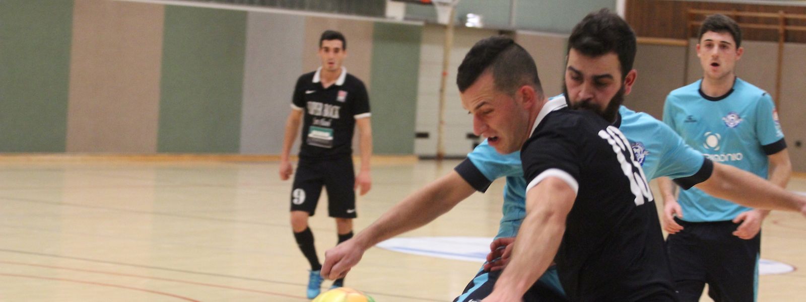 Um grande jogo que acabou empatado entre a US Esch e o FC Differdange, campeão em título