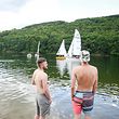 Wenn Schwimmer am Obersauer-Stau einfache Verhaltensregeln beachten, nimmt der Tag am See auch sicher kein böses Ende. 