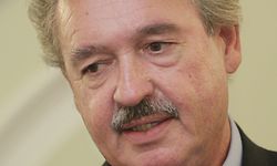 Außenminister Jean Assselborn scheint wegen Aussagen zur Lux Leaks-Affäre auch in Luxemburg in Bedrängnis zu geraten.