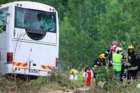 O grave acidente com o autocarro de passageiros aconteceu esta manhã na A1, na zona da Mealhada.