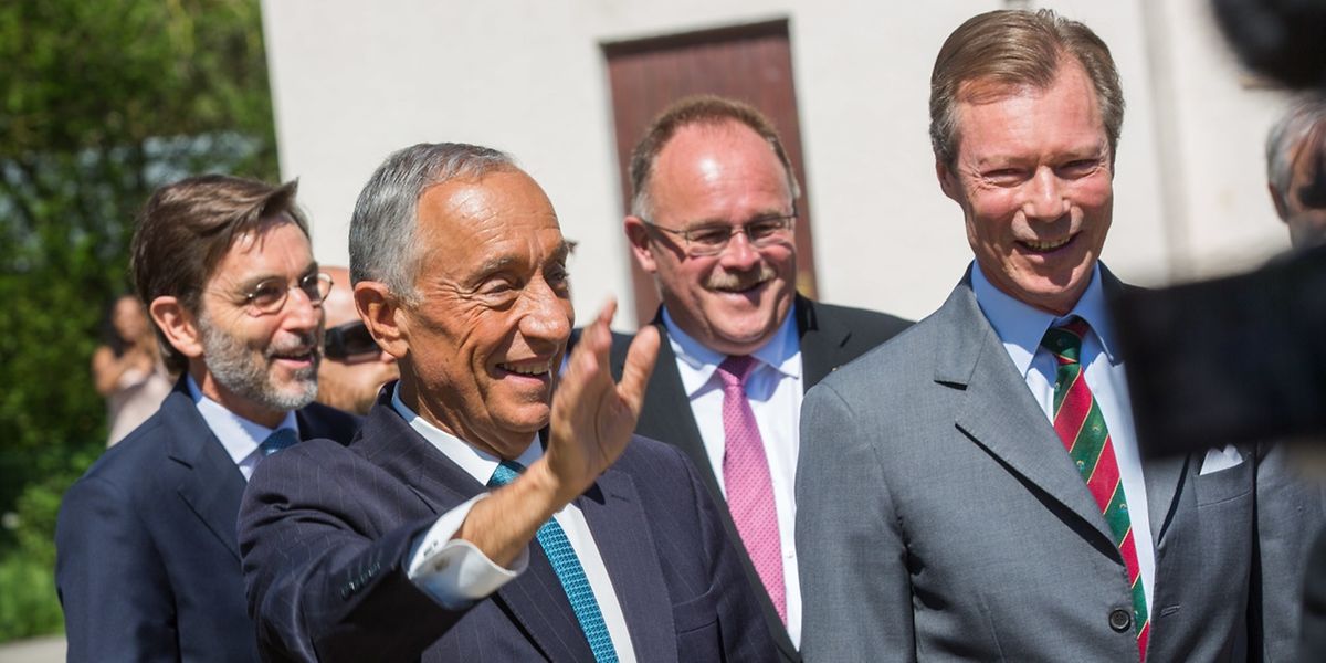 Marcelo multiplicou apelos ao recenseamento dos portugueses, durante a visita ao Luxemburgo, mas para já o número de inscritos para votar diminuiu. 