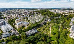 Le futur projet immobilier doit faire sortir de terre 60% de logement, mais aussi un hôtel quatre étoiles ou des bureaux sur près de deux hectares situés aux portes de la Ville Haute.