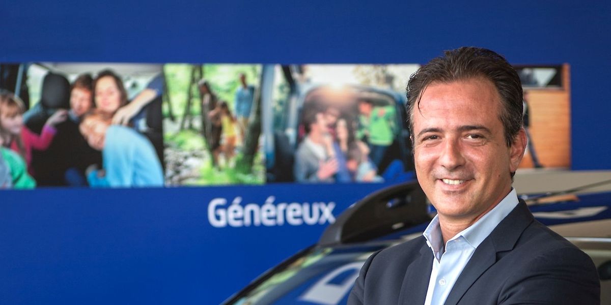 Carlos Duarte é comercial e representa as marcas Renault e Dacia. Faz o atendimento comercial aos clientes portugueses na Garage de l'Est
