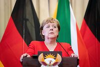 dpatopbilder - 06.02.2020, Südafrika, Pretoria: Bundeskanzlerin Angela Merkel (CDU) spricht auf einer Pressekonferenz mit dem Präsidenten von Südafrika zu den Medienvertretern. Die Kanzlerin besucht bis zum 07.02.2020 Südafrika und Angola. Foto: Kay Nietfeld/dpa +++ dpa-Bildfunk +++