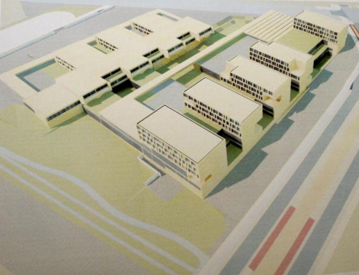 La construction de l'Ecole et Lycée français du Luxembourg (ELFL) a démarré le 18 février 2015. L'école maternelle, de plain-pied, sera construite sur la partie haute du terrain de sorte que les bâtiments du lycée, sur plusieurs étages, ne dominent pas outrageusement l'ensemble.