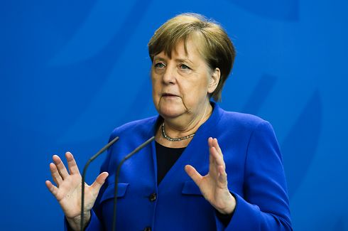 20.04.2020, Berlin: Bundeskanzlerin Angela Merkel (CDU) gibt im Bundeskanzleramt eine Pressekonferenz zu Maßnahmen, die eine weitere Ausbreitung des Coronavirus verlangsamen sollen. Zuvor hatte das Corona-Krisenkabinett getagt. Foto: Markus Schreiber/AP/POOL/dpa +++ dpa-Bildfunk +++