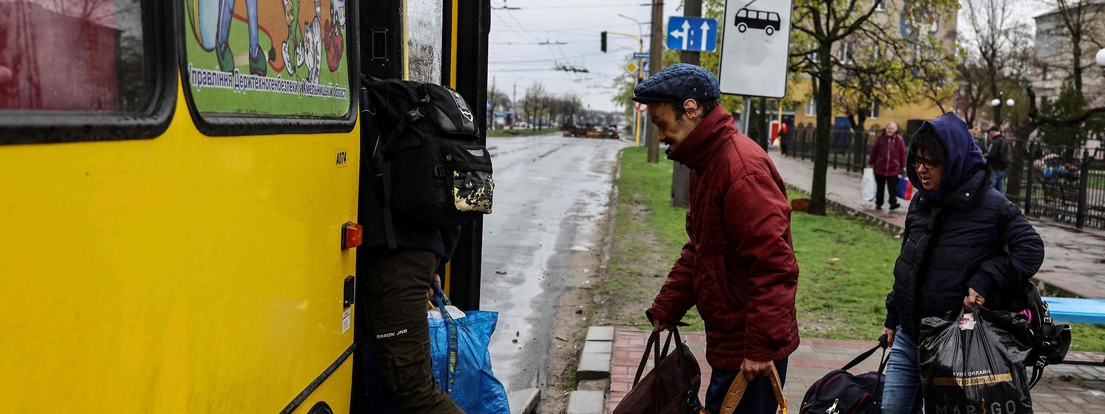 Um corredor humanitário para retirar civis de Mariupol voltou a ser aberto depois de três dias sem acordos entre Kiev e Moscovo.