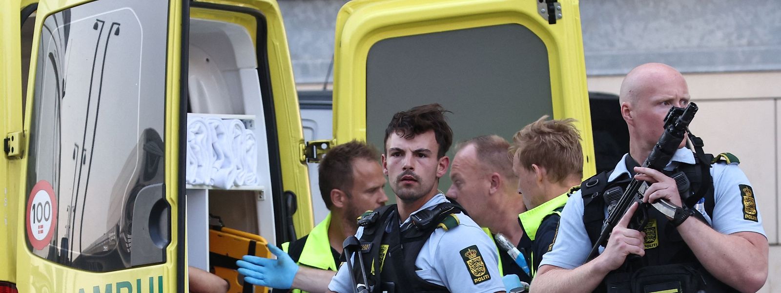 Selon des témoins interrogés par les médias danois, le suspect a tenté de piéger des victimes, disant par exemple que son arme était fausse pour les inciter à se rapprocher.