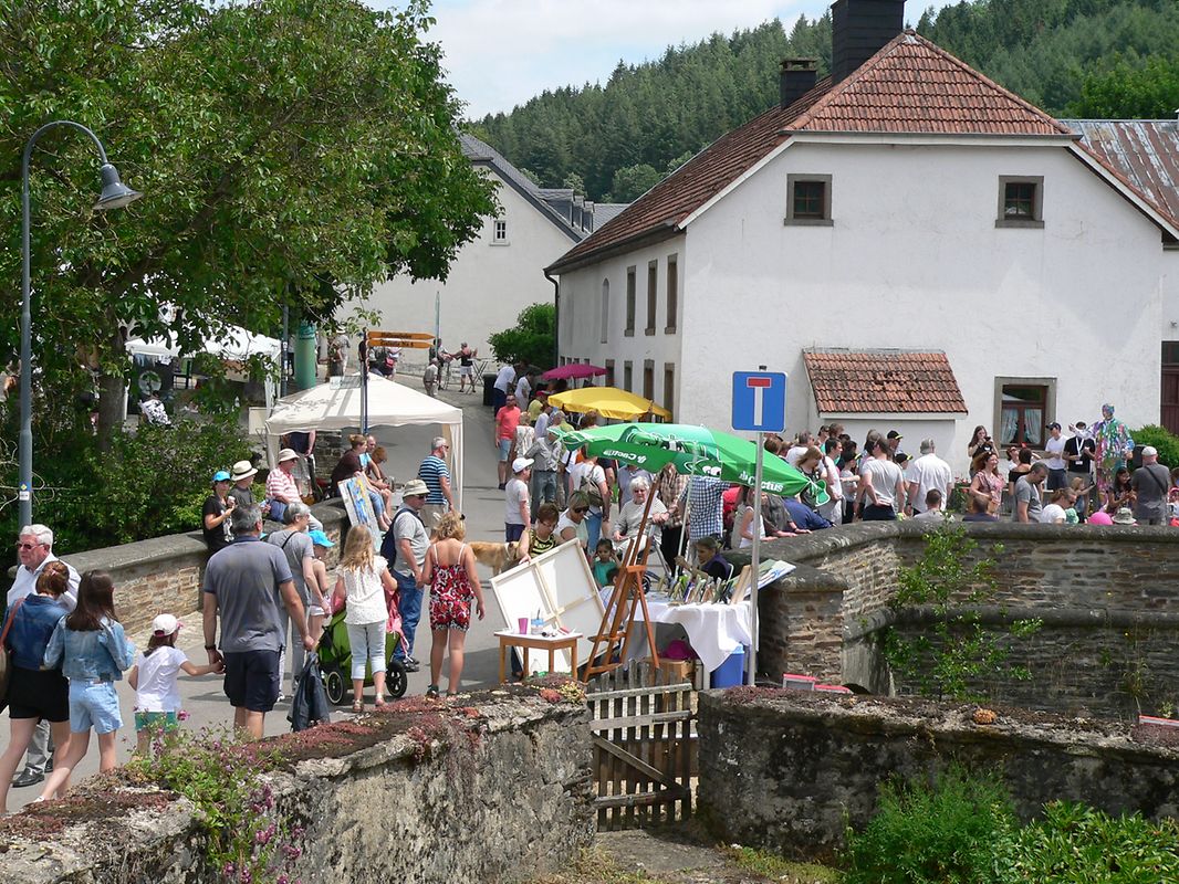 Kunst bewundern, anfassen, ausprobieren und erwerben: Im Kiischpelt waren der Fantasie an Nationalfeiertag erneut keine Grenzen gesetzt.