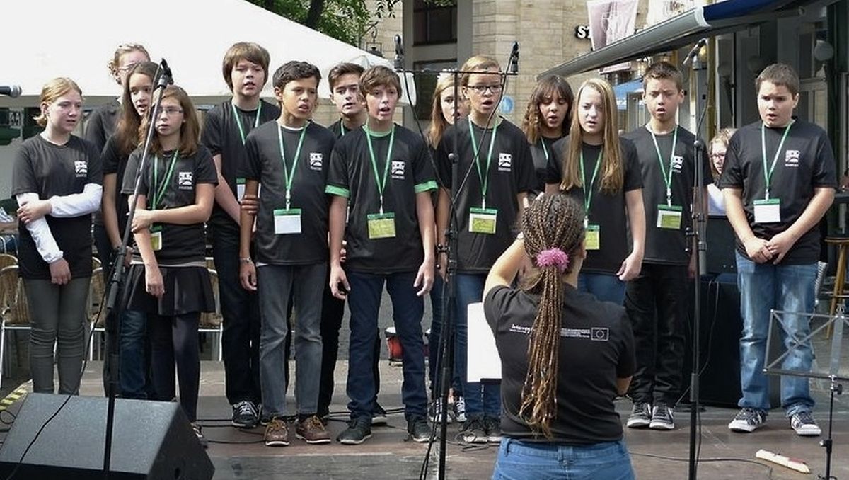 Mywort Chorklassen Des Schengen Lyzeums Singen Bei SING CITY In Saarlouis