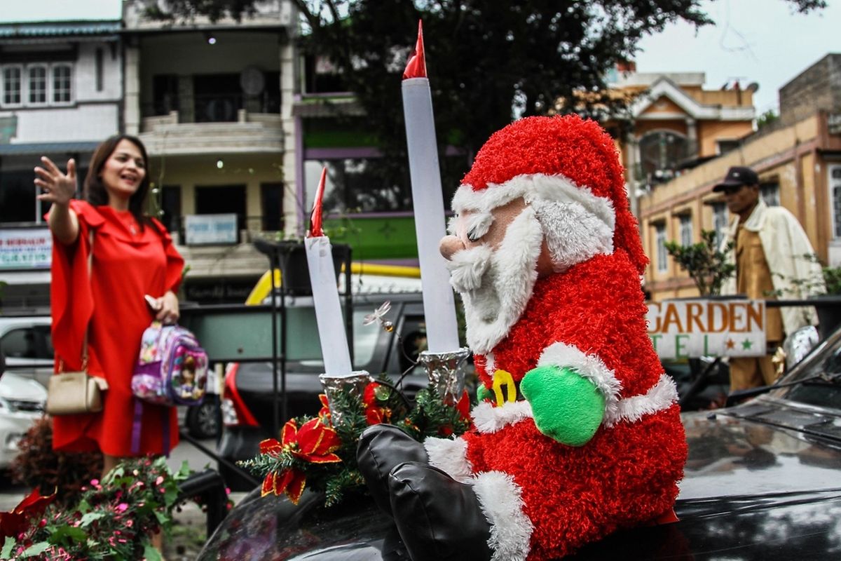 Weihnachtsparade im Norden Sumatras.
