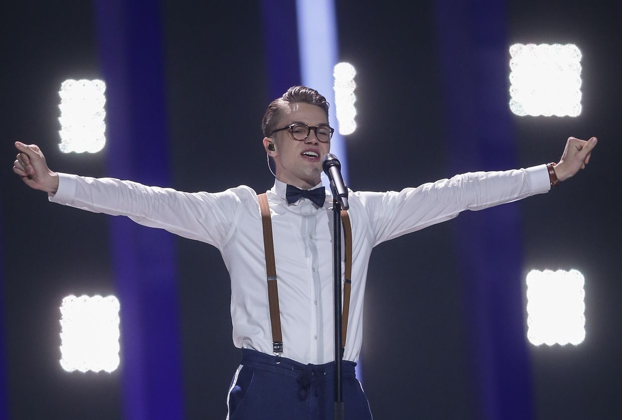 dpatopbilder - 08.05.2018, Lissabon, Portugal: Mikolas Josef singt für die Tschechische Republik im ersten Halbfinale des Eurovision Song Contest das Lied "Lie To Me". Foto: Jörg Carstensen/dpa +++ dpa-Bildfunk +++
