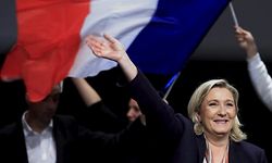 Marine Le Pen hat Frédéric Chatillon laut "Le Monde" Anfang der 90er Jahre an der Universität kennengelernt.