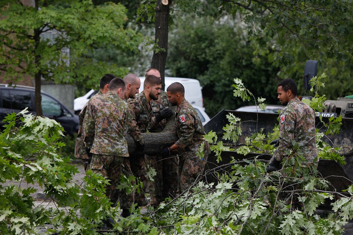 Lokales, online, Bascharage,  ,Tornado, Sturm, 2. Tag, Helfer, Aufräumarbeiten,   Foto: Anouk Antony/Luxemburger Wort