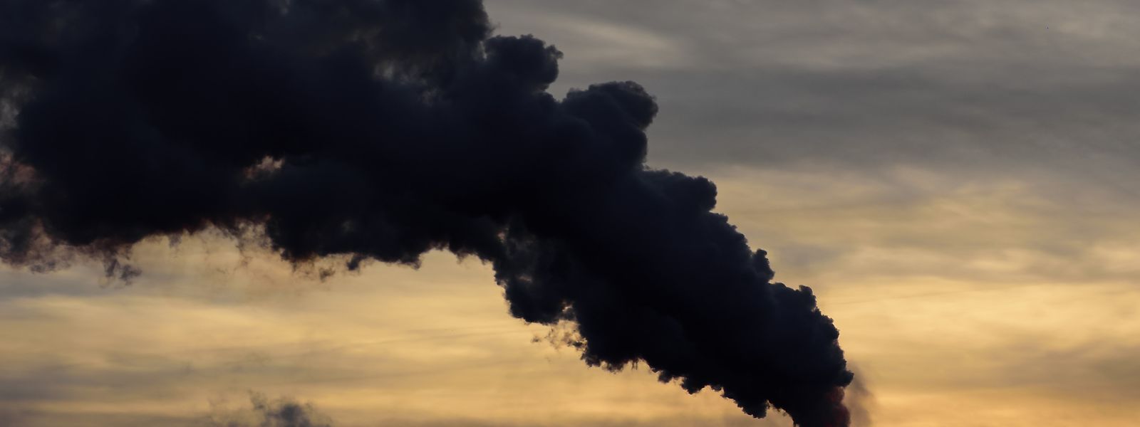 Emissionsintensiven Industrien machen die schnell gestiegenen Preise für CO2-Zertifikate zu schaffen. 