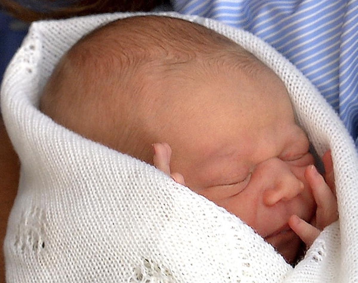 Apres Sa Presentation Au Monde Le Bebe Royal Rencontre Son Arriere Grand Mere