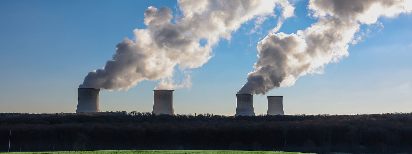 Atomenergie kann weitgehend CO2-frei produziert werden - dafür birgt sie andere Risiken.