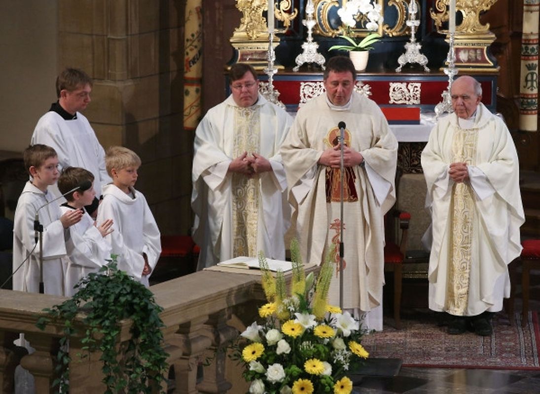 Messe pour les paroisse Gasperich,Hollerich, et Leudelange.