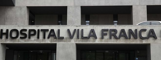 A vítima morreu no Hospital de Vila Franca de Xira, onde estão internados a maioria dos infectados