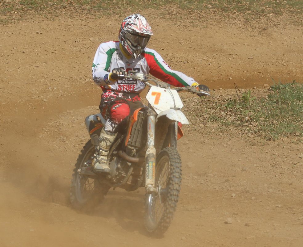 Ricardo Parradas, campeão do Luxemburgo de motocrosse